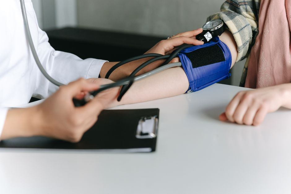 Kenali Faktor Risiko Diabetes dan Hipertensi Sejak Usia Muda