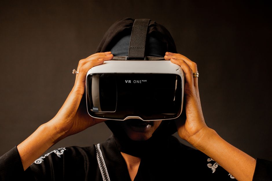 Mengenal VR dan AR: Beda Realitas Virtual dan Realitas Tertambah serta Manfaatnya