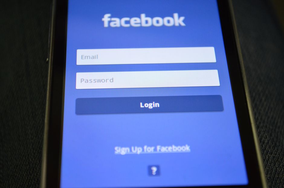 Komdigi Kaji Aturan Wajib Nomor HP untuk Registrasi Akun Media Sosial